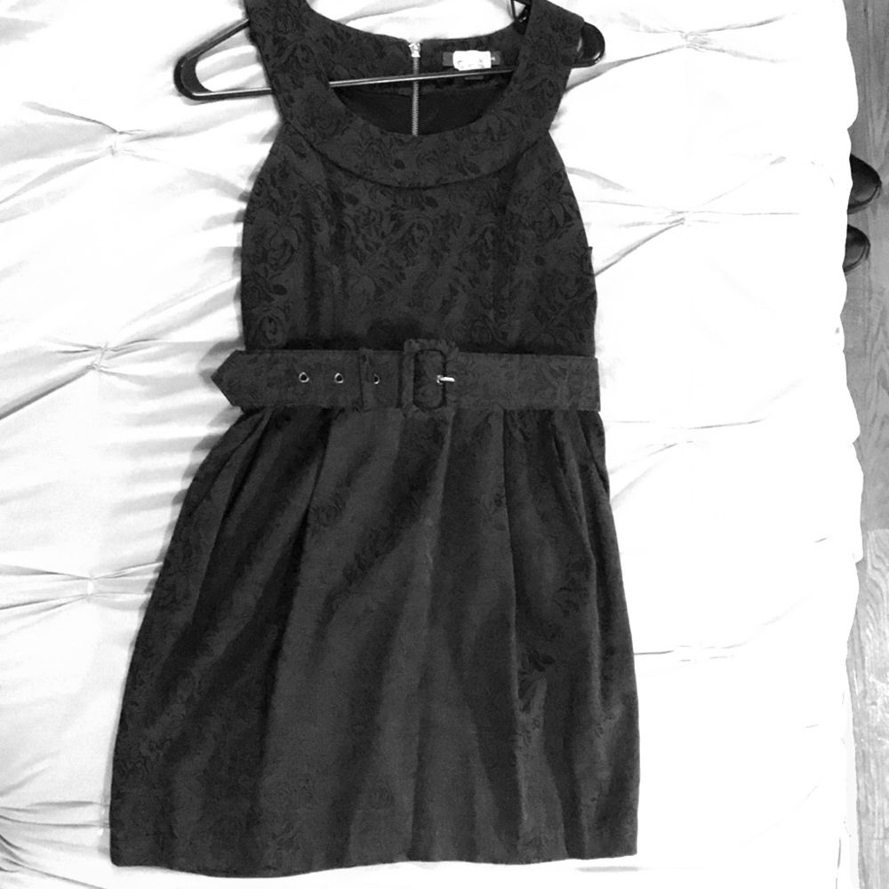 Little black dress w/belt